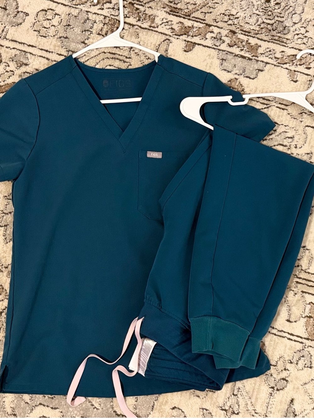 FIGS Caribbean blue scrubs XS TOP / XSP JOGGERS